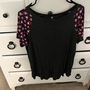 Black Floral Sleeve Women's Tee